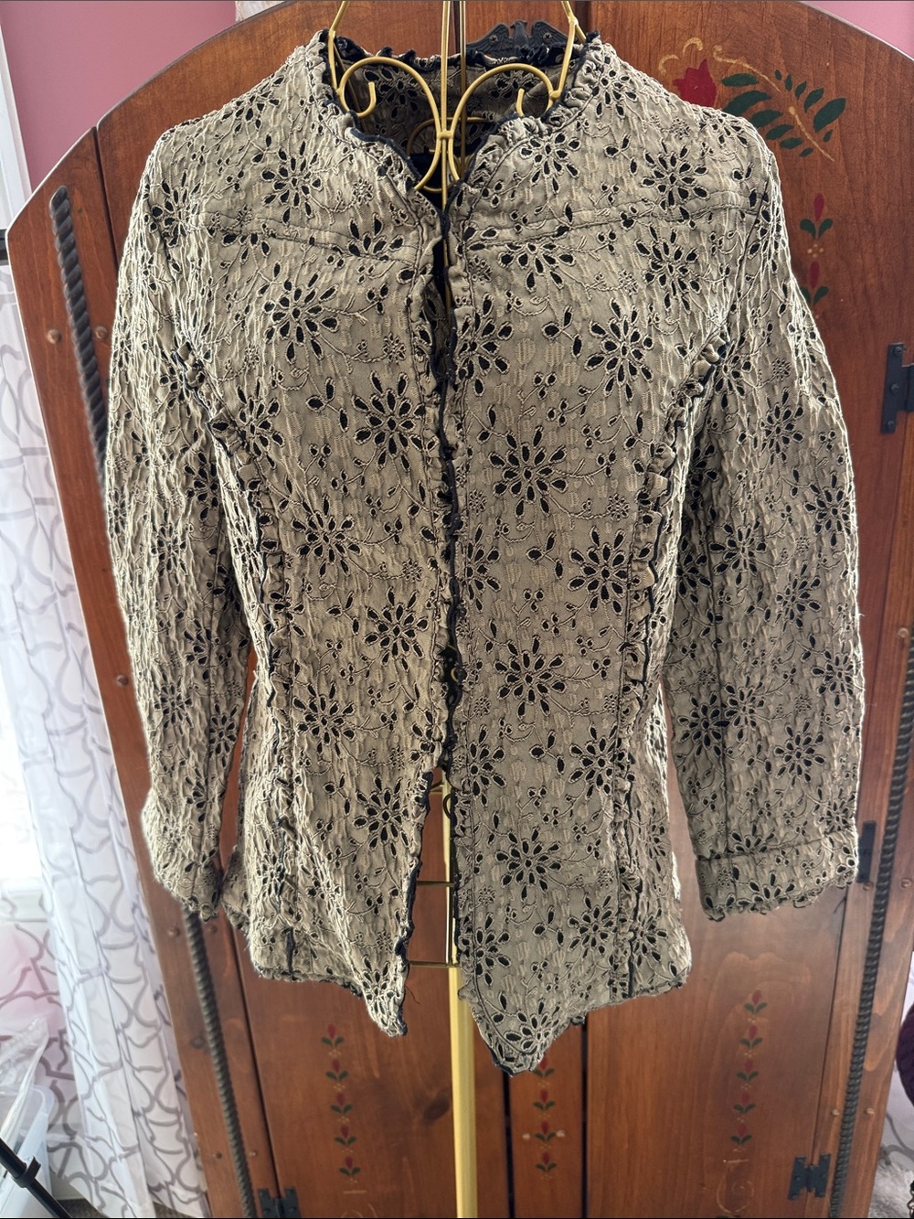 Chico's mossy bg Eyelet Lace Jacket with Floral Cutwork black flowers sz 2 sku45